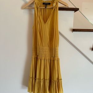 Robe BCBGmaxazria jaune moutarde, size s